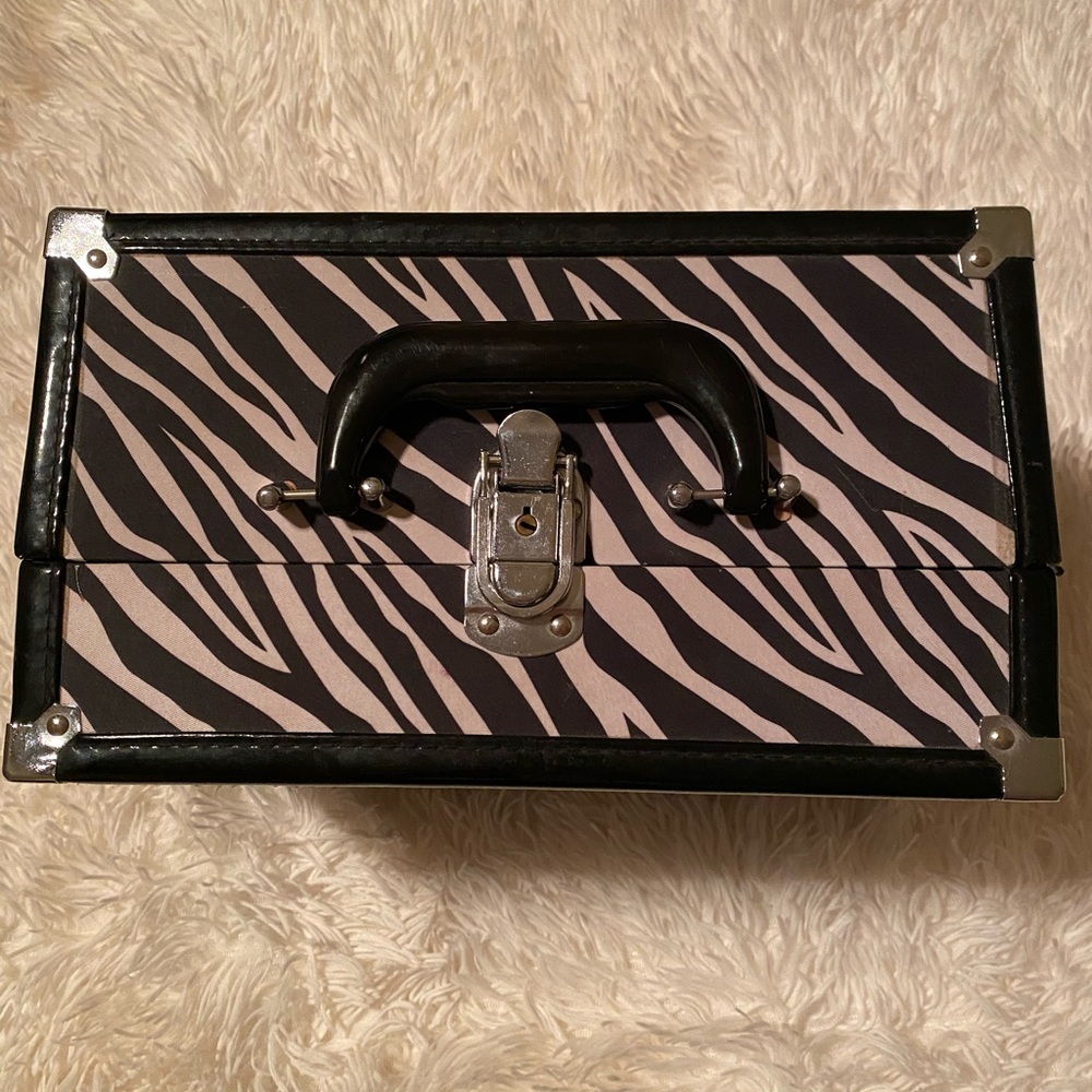 Caboodle’s Makeup Organizer Case